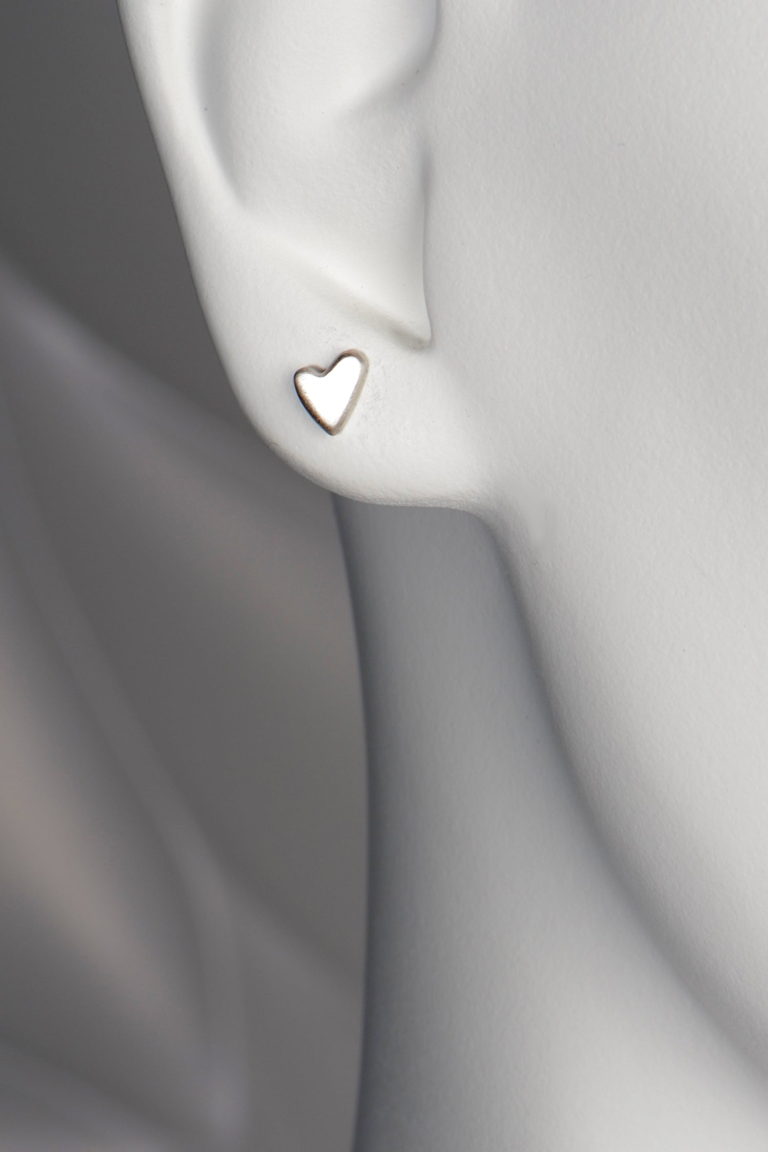 Small silver hot sale heart earrings