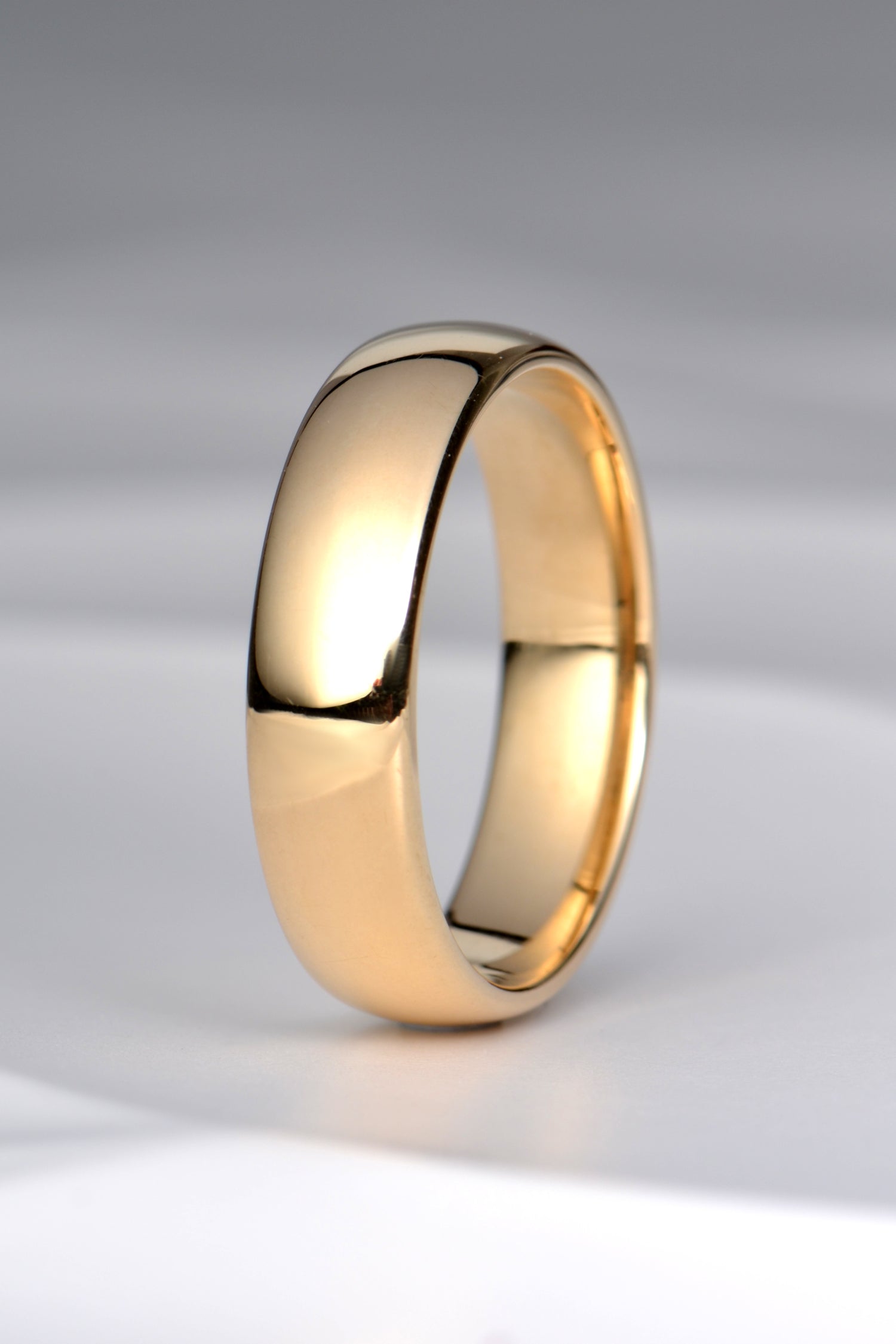 simple plain gold wedding ring for a man, made in the UK