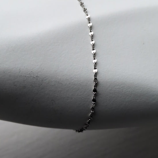 delicate platinum bracelet that sparkles