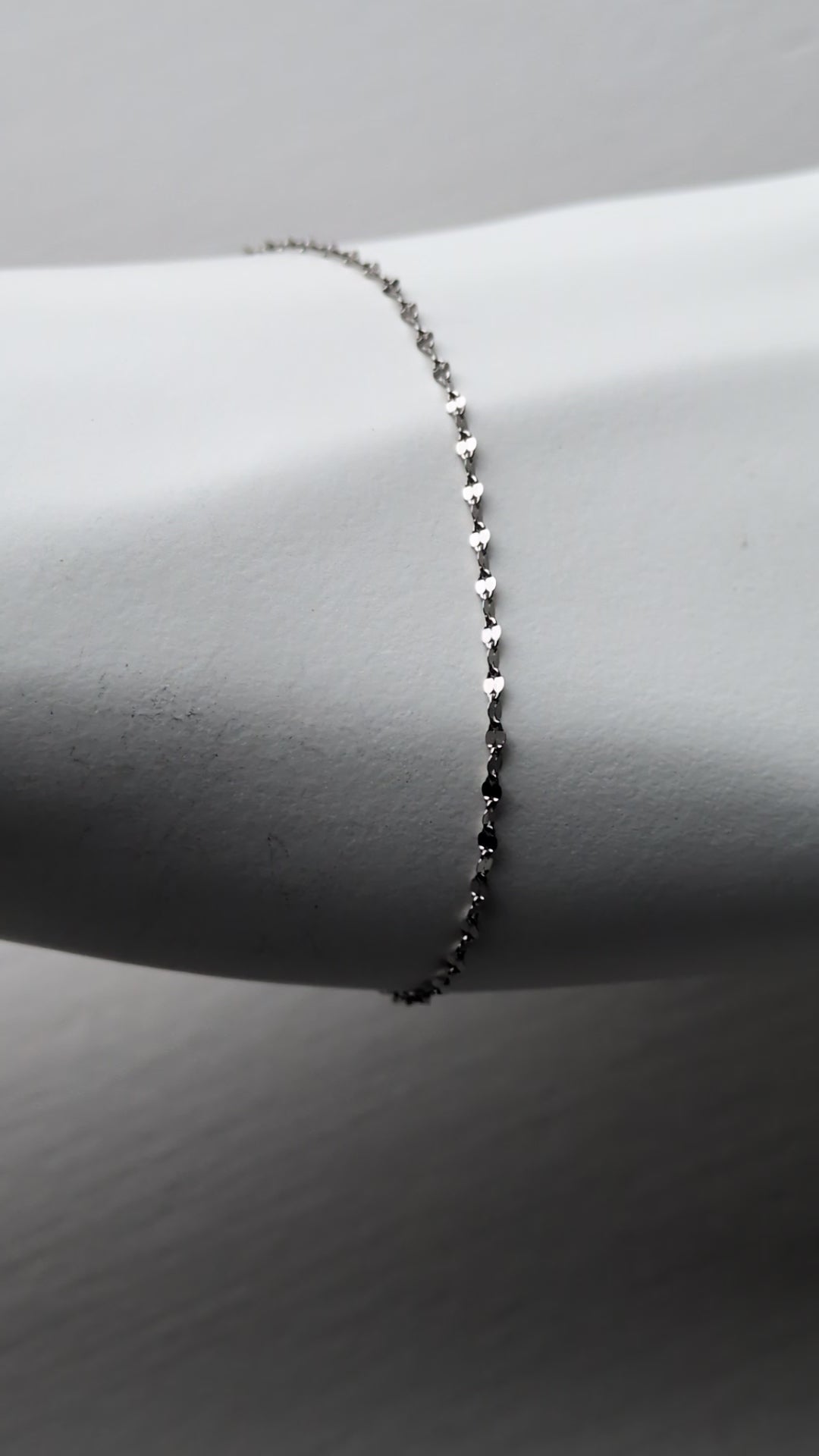 delicate platinum bracelet that sparkles